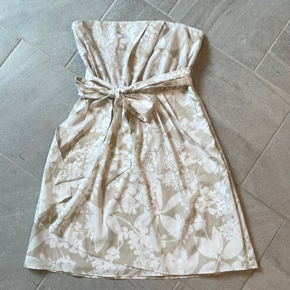 Tan and white floral strapless Express Dress, Size 8